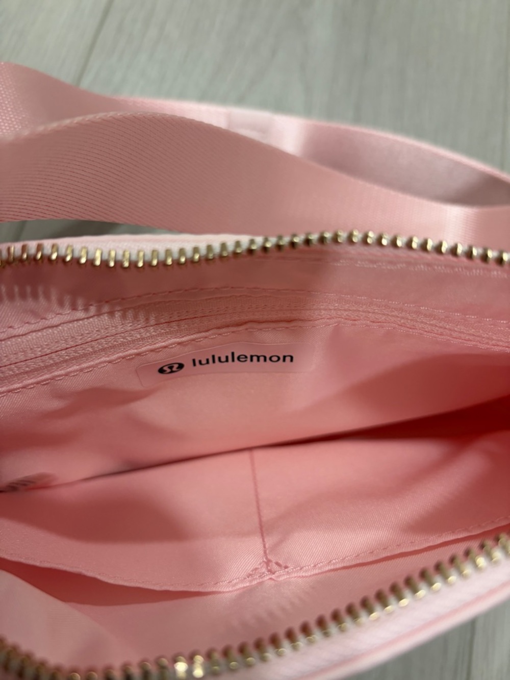 Lululemon bag - Picture 3 of 5